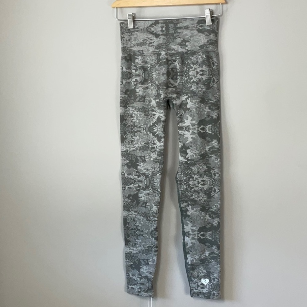 Woman’s Best Camo Seamless leggings green - Picture 4 of 6
